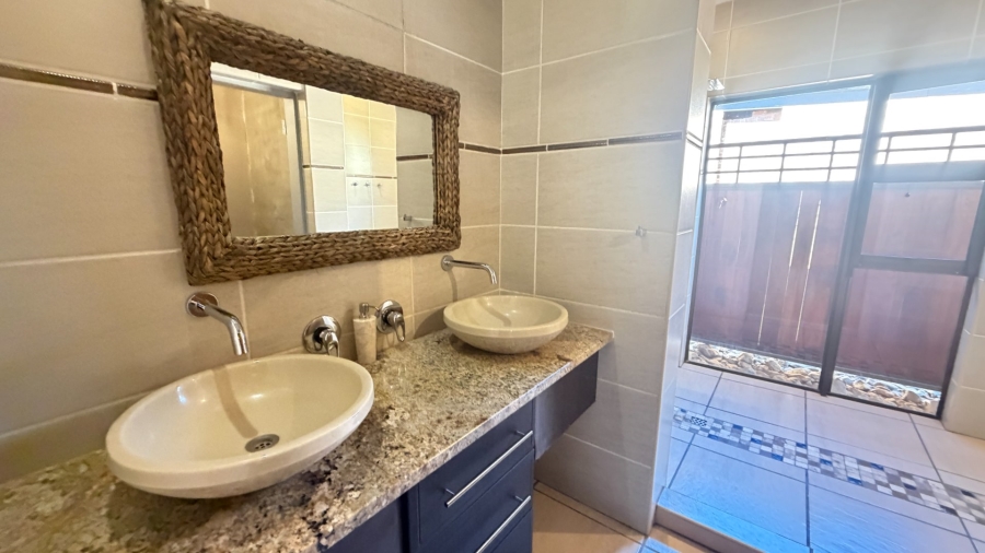 4 Bedroom Property for Sale in Viljoenskroon Rural Free State